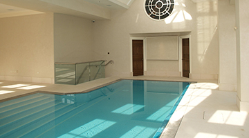 A concealed air return on this highgate pool showed some imaginitive pool design